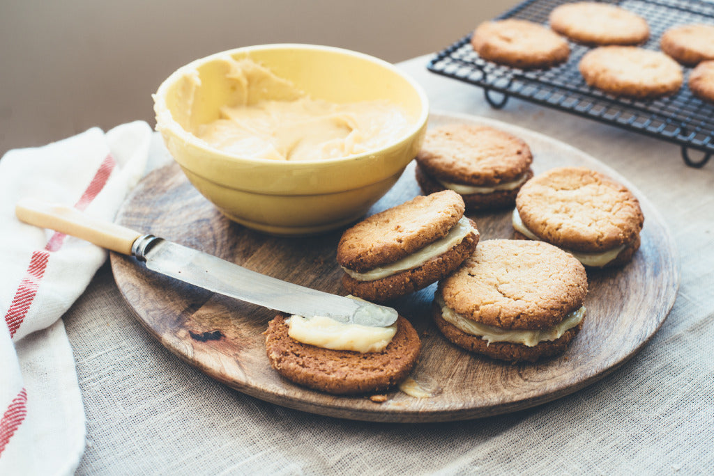 Macadamia biscuits with macadamia butter and salted toffee filling