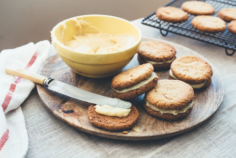 Macadamia biscuits with macadamia butter and salted toffee filling